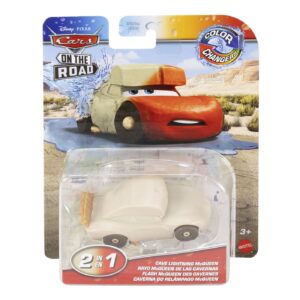 CARS MASINUTA FULGER MCQUEEN DIN PESTERA CU CULORI SCHIMBATOARE