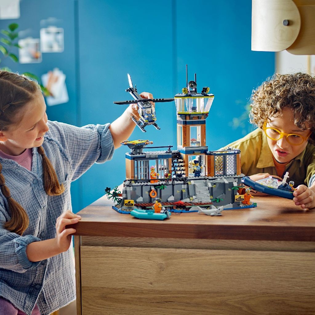 LEGO CITY INSULA INCHISOARE 60419 - imagine 3