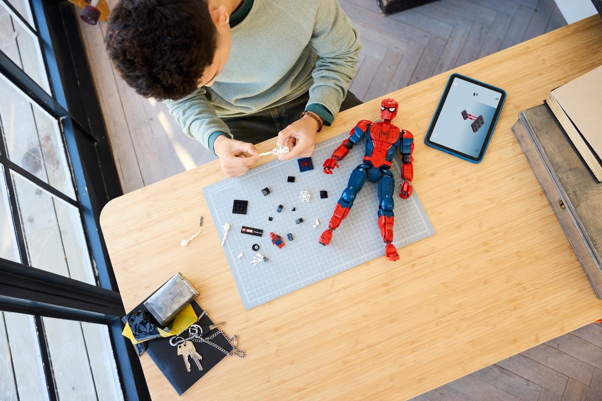 LEGO MARVEL SPIDERMAN FIGURINA EROU OMUL PAIANJEN 76346 - imagine 4
