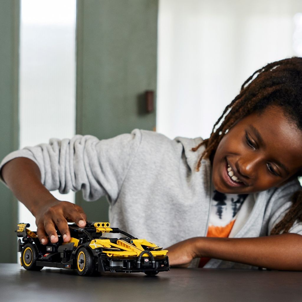 LEGO TECHNIC BOLID BUGATTI 42151 - imagine 3