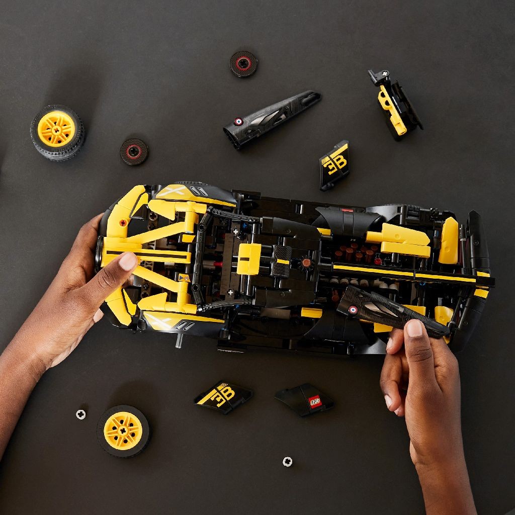 LEGO TECHNIC BOLID BUGATTI 42151 - imagine 4