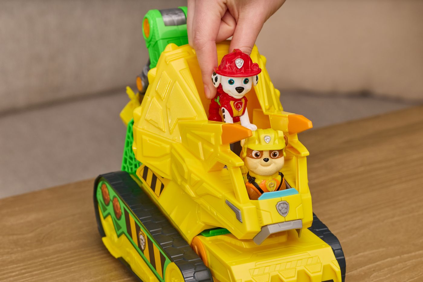 PATRULA CATELUSILOR FILMUL CU DINOZAURI SET BULDOZER CU FIGURINA RUBBLE SI ACCESORII - imagine 7