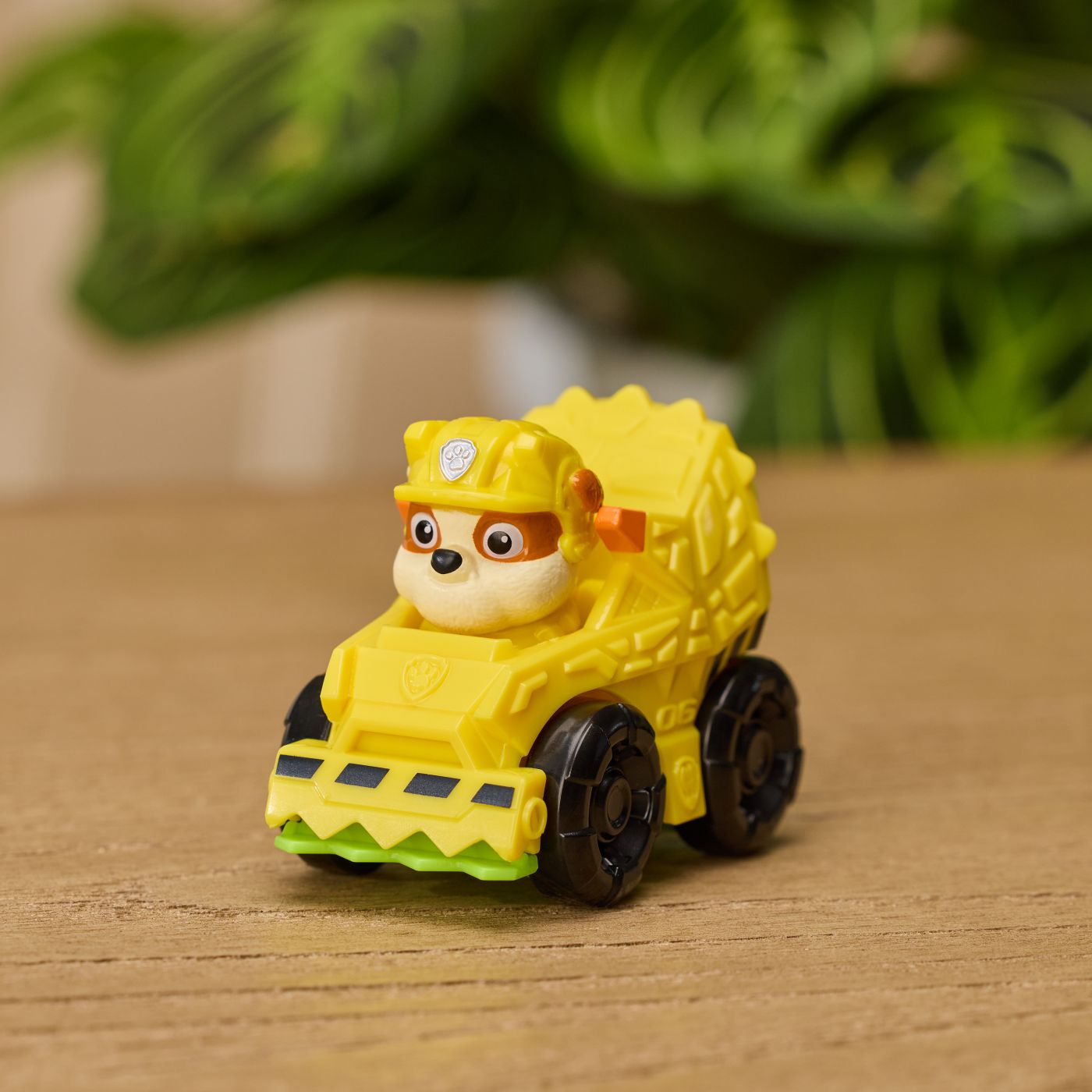 PATRULA CATELUSILOR FILMUL CU DINOZAURI PUP SQUAD RACERS VEHICUL CU FIGURINA RUBBLE 6.5CM - imagine 6