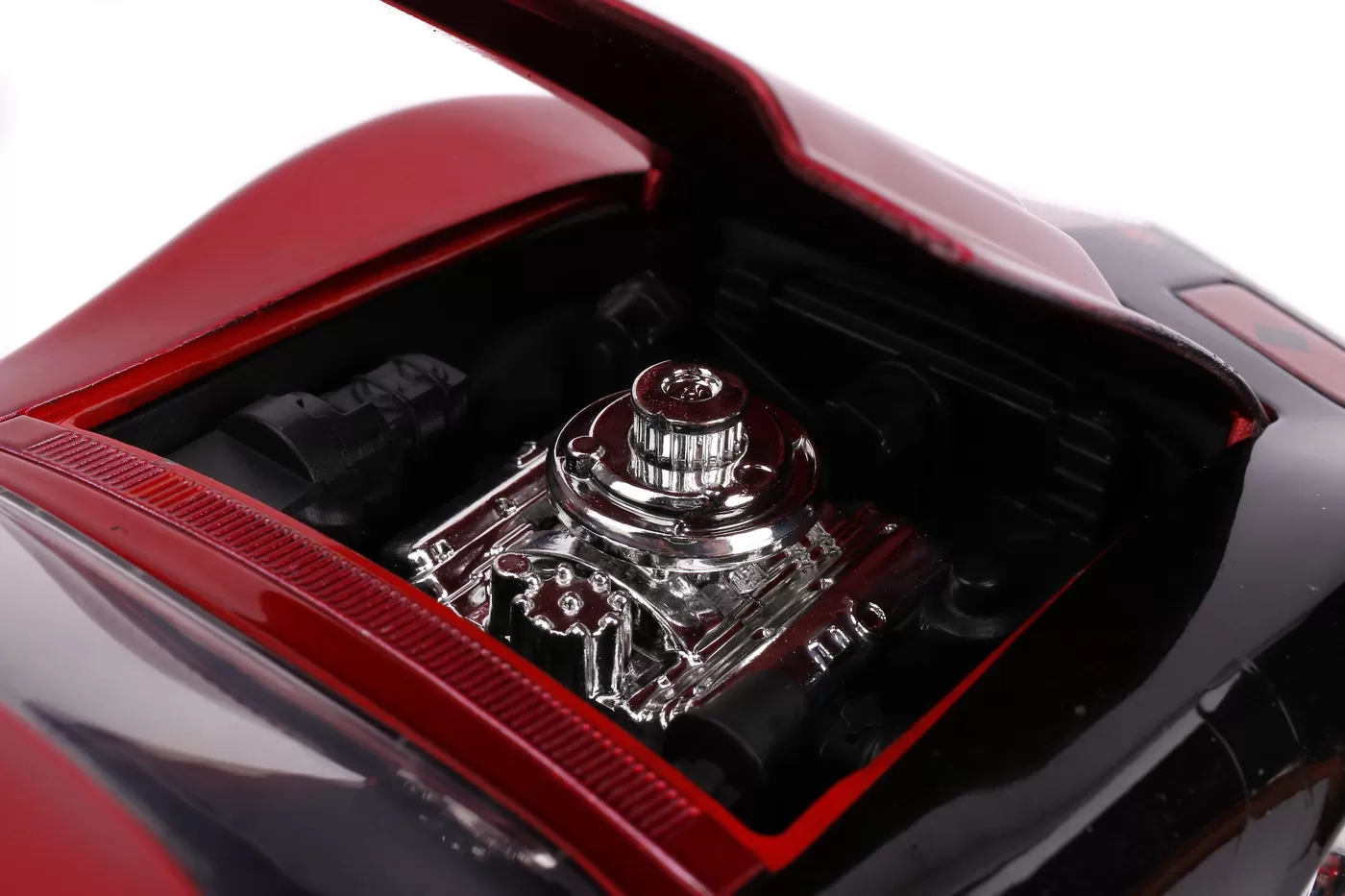 MASINUTA DIN METAL HARLEY QUINN 1969 CHEVY CORVETTE SCARA 1:24 - imagine 8