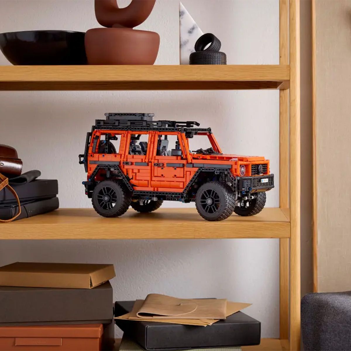 LEGO TECHNIC MERCEDES BENZ G 500 PROFESSIONAL LINE 42177 - imagine 12